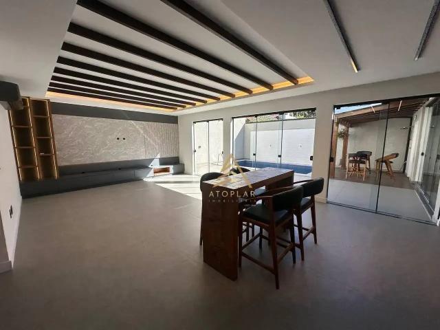 Casa / Sobrado em Condomínio para Locação em Balneário Camboriú/SC Estados 4 Quartos