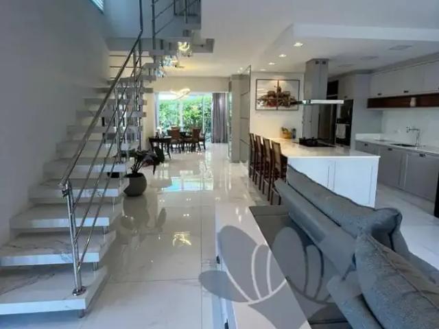 Casa / Sobrado em Condomínio para Locação em Balneário Camboriú/SC São Judas Tadeu 3 Quartos