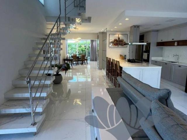 Casa / Sobrado em Condomínio para Locação em Balneário Camboriú/SC São Judas Tadeu 3 Quartos