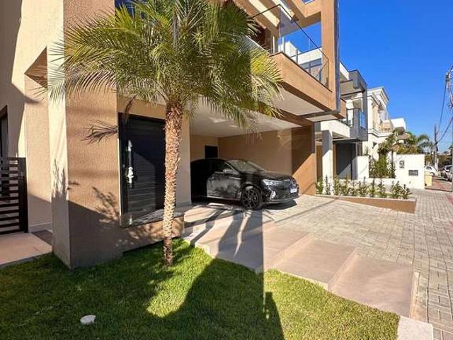 Casa / Sobrado em Condomínio para Locação em Balneário Piçarras/SC Centro 3 Quartos