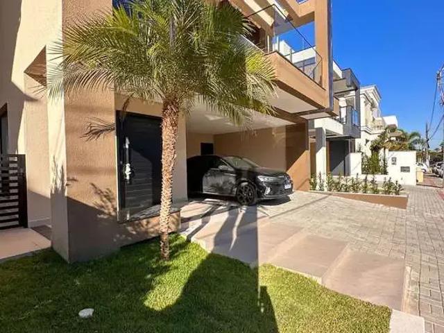 Casa / Sobrado em Condomínio para Locação em Balneário Piçarras/SC Centro 3 Quartos