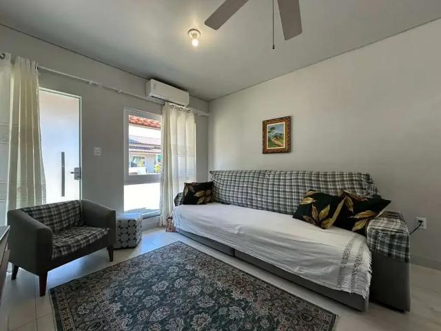 Casa / Sobrado em Condomínio para Locação em Balneário Piçarras/SC Nossa Senhora da Paz 3 Quartos