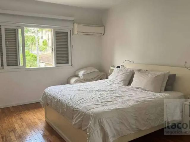 Casa / Sobrado em Condomínio para Locação em Barueri/SP Alphaville 4 Quartos