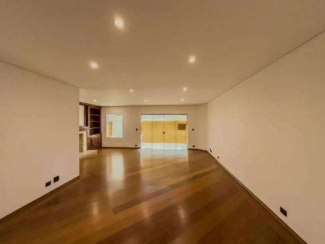 Casa / Sobrado em Condomínio para Locação em Barueri/SP Alphaville 4 Quartos