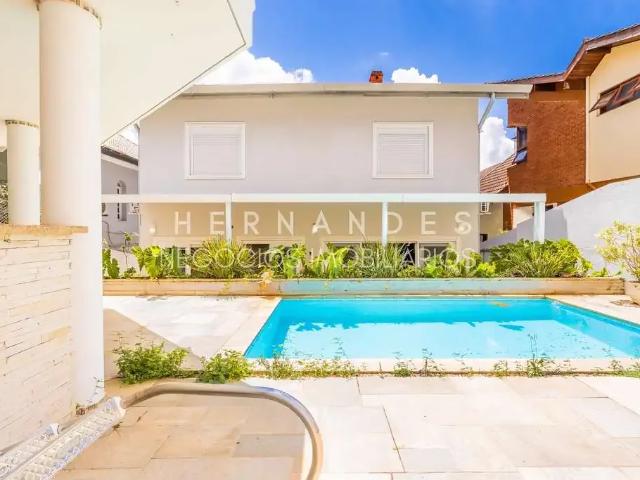 Casa / Sobrado em Condomínio para Locação em Barueri/SP Alphaville 4 Quartos