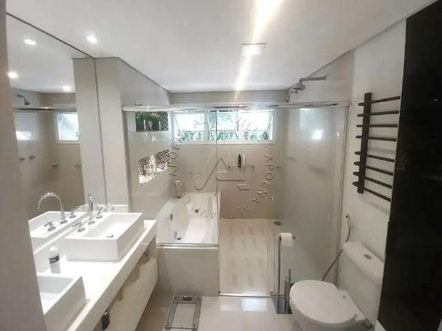 Casa / Sobrado em Condomínio para Locação em Barueri/SP Alphaville 5 Quartos