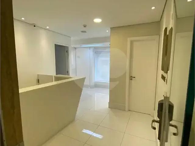 Casa / Sobrado em Condomínio para Locação em Barueri/SP Alphaville