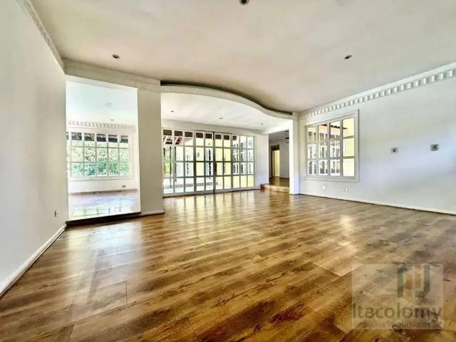 Casa / Sobrado em Condomínio para Locação em Barueri/SP Alphaville 3 Quartos
