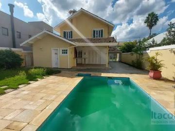 Casa para alugar em Praça das Hortências - Banheira
