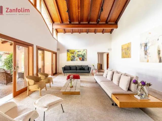 Casa / Sobrado em Condomínio para Locação em Barueri/SP Tamboré 4 Quartos