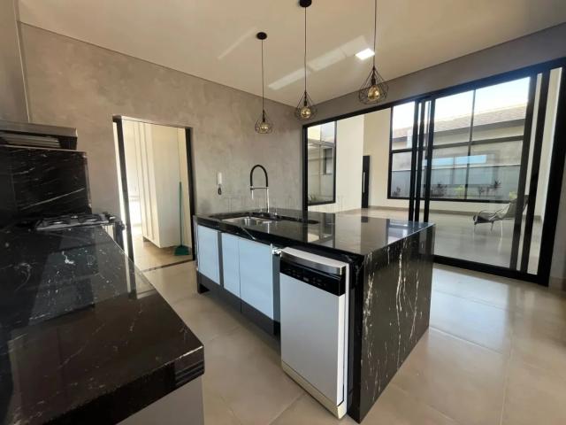 Casa / Sobrado em Condomínio para Locação em Bauru/SP Residencial Villa Lobos 4 Quartos