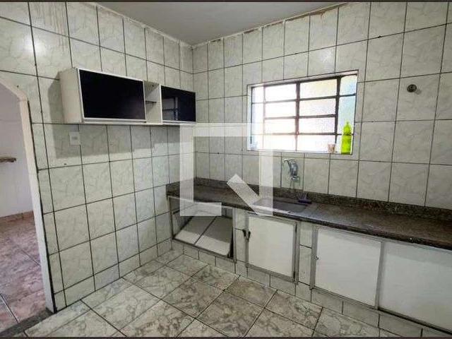 Casa / Sobrado em Condomínio para Locação em Belo Horizonte/MG Floresta 3 Quartos