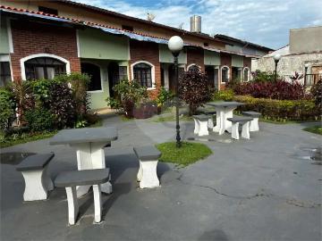 Casa / Sobrado em Condomínio para Locação em Bertioga/SP Maitinga 3 Quartos