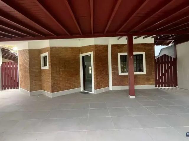 Casa / Sobrado em Condomínio para Locação em Bertioga/SP Centro 3 Quartos