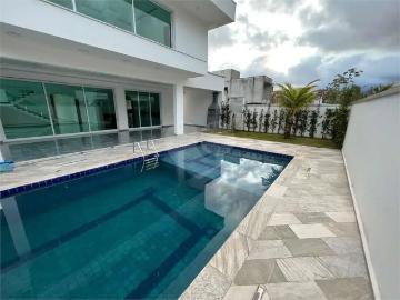Casa / Sobrado em Condomínio para Locação em Bertioga/SP Praia da Enseada 5 Quartos