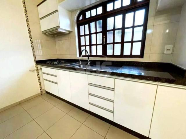 Casa / Sobrado em Condomínio para Locação em Blumenau/SC Garcia 4 Quartos