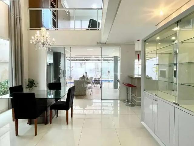 Casa / Sobrado em Condomínio para Locação em Blumenau/SC Itoupava Central 4 Quartos