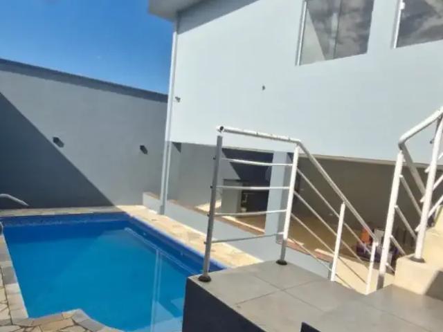 Casa / Sobrado em Condomínio para Locação em Bragança Paulista/SP Condomínio Portal da Serra 3 Quartos