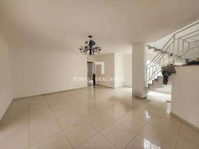 Casa / Sobrado em Condomínio para Locação em Bragança Paulista/SP Residencial Colinas de São Francisco 4 Quartos