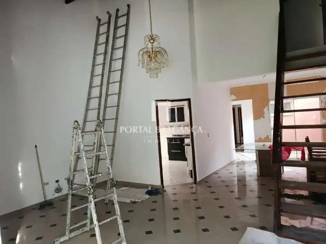 Casa / Sobrado em Condomínio para Locação em Bragança Paulista/SP Residencial Euroville 3 Quartos