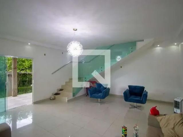 Casa / Sobrado em Condomínio para Locação em Brasília/DF Samambaia Sul Samambaia 4 Quartos