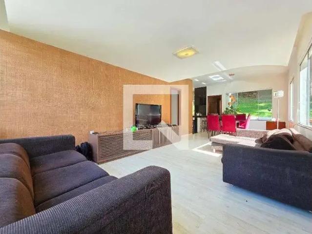 Casa / Sobrado em Condomínio para Locação em Brumadinho/MG Retiro do Chalé 8 Quartos