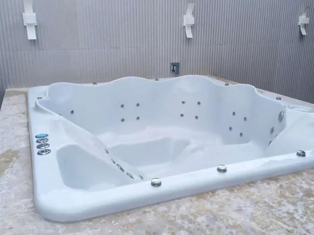 Casa / Sobrado em Condomínio para Locação em Caçapava/SP Condomínio Terras do Vale 3 Quartos
