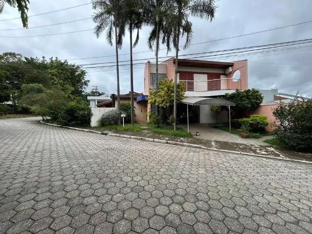 Casa / Sobrado em Condomínio para Locação em Caçapava/SP Jardim Maria Cândida 4 Quartos