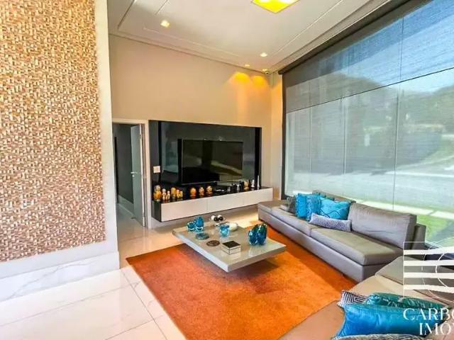 Casa / Sobrado em Condomínio para Locação em Caçapava/SP Residencial Santa Helena 4 Quartos