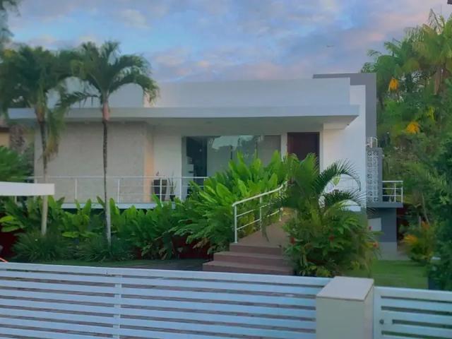 Casa / Sobrado em Condomínio para Locação em Camaçari/BA Busca Vida 5 Quartos