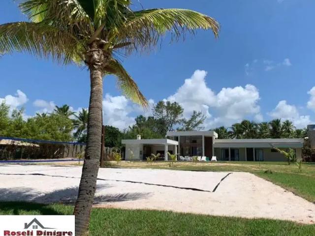 Casa / Sobrado em Condomínio para Locação em Camaçari/BA Praia de Busca Vida 4 Quartos