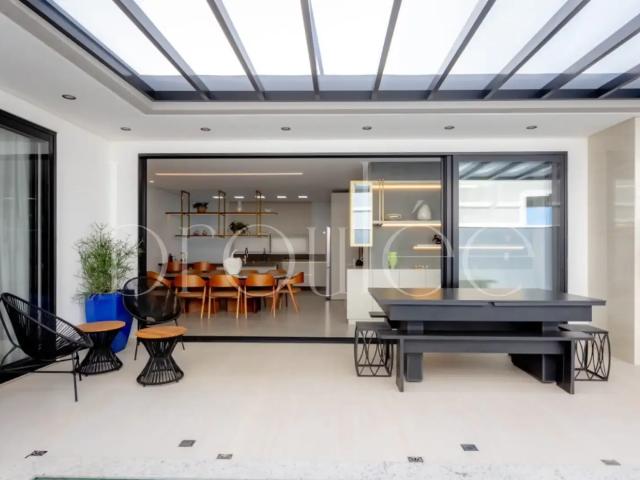 Casa / Sobrado em Condomínio para Locação em Camboriú/SC Centro 4 Quartos