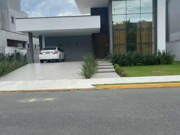 Casa / Sobrado em Condomínio para Locação em Camboriú/SC Centro 3 Quartos