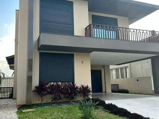 Casa / Sobrado em Condomínio para Locação em Camboriú/SC Centro 3 Quartos