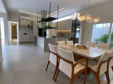 Casa / Sobrado em Condomínio para Locação em Camboriú/SC Santa Regina 4 Quartos