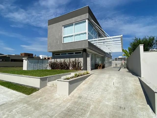 Casa / Sobrado em Condomínio para Locação em Camboriú/SC Santa Regina