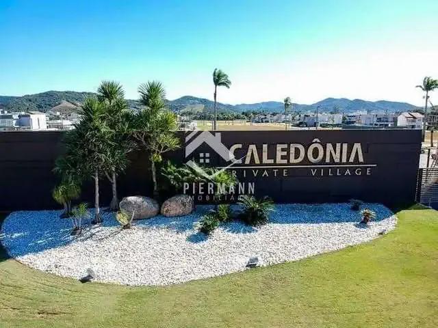 Casa / Sobrado em Condomínio para Locação em Camboriú/SC Santa Regina 3 Quartos