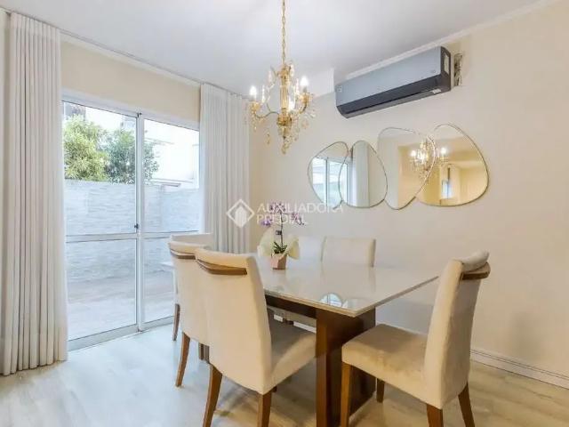 Casa / Sobrado em Condomínio para Locação em Canoas/RS Estância Velha 4 Quartos