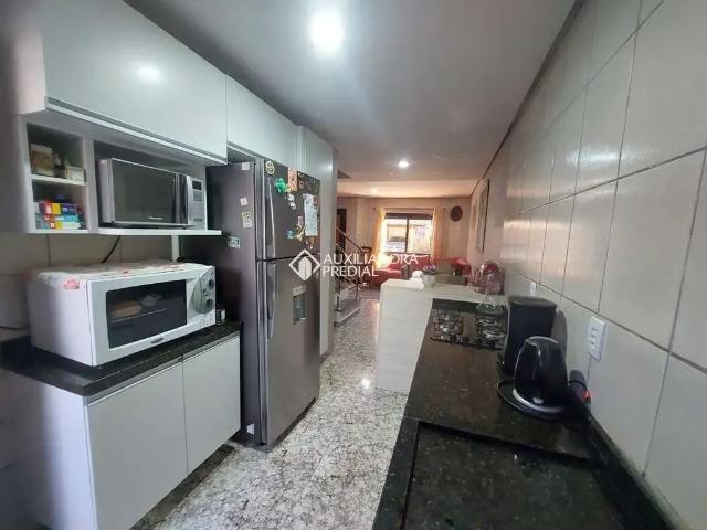 Casa / Sobrado em Condomínio para Locação em Canoas/RS Niterói 3 Quartos