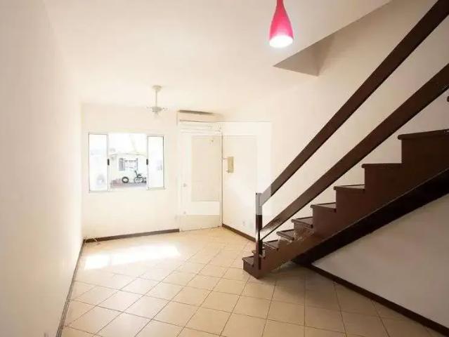Casa / Sobrado em Condomínio para Locação em Canoas/RS Rio Branco 2 Quartos