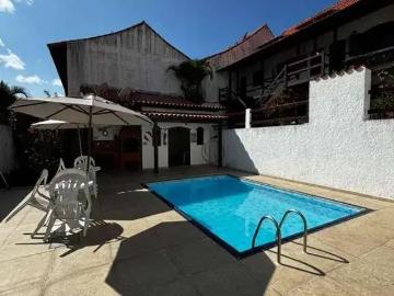 Casa / Sobrado em Condomínio para Locação em Cabo Frio/RJ Braga 3 Quartos