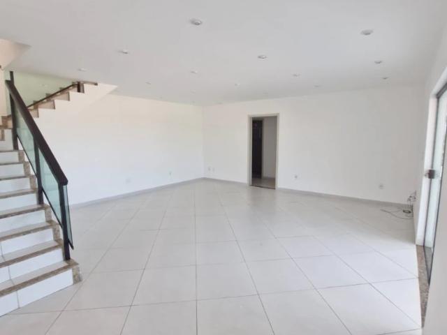 Casa / Sobrado em Condomínio para Locação em Cabo Frio/RJ Ogiva 4 Quartos