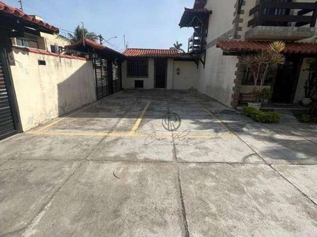 Casa / Sobrado em Condomínio para Locação em Cabo Frio/RJ Peró 2 Quartos