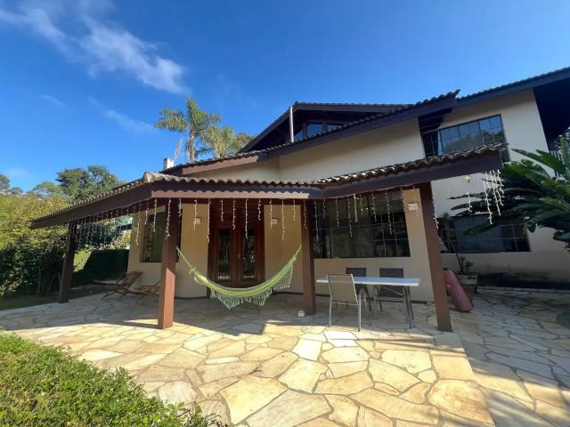 Casa / Sobrado em Condomínio para Locação em Cajamar/SP Alpes dos Araçás Jordanésia 3 Quartos