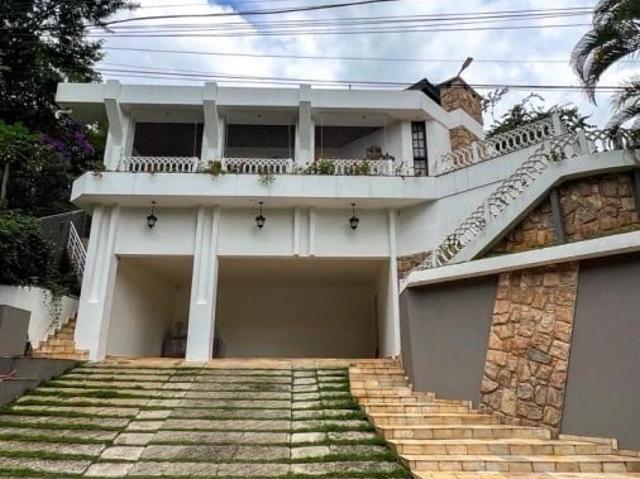 Casa / Sobrado em Condomínio para Locação em Cajamar/SP Alpes dos Araçás Jordanésia 4 Quartos