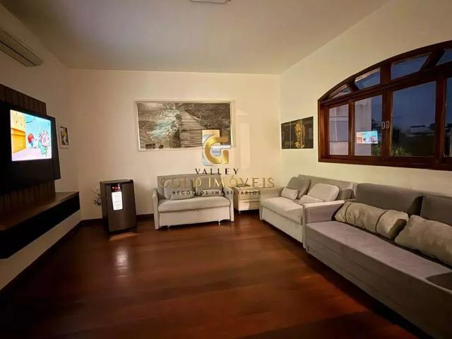 Casa / Sobrado em Condomínio para Locação em Caraguatatuba/SP Massaguaçu 6 Quartos