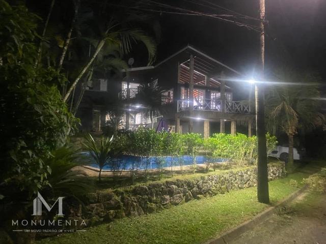 Casa / Sobrado em Condomínio para Locação em Caraguatatuba/SP Massaguaçu 3 Quartos
