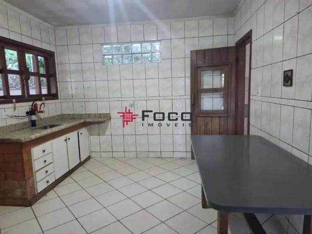 Casa / Sobrado em Condomínio para Locação em Caraguatatuba/SP Park Imperial 4 Quartos