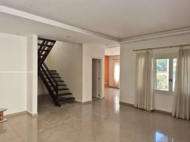 Casa / Sobrado em Condomínio para Locação em Carapicuíba/SP Nova Fazendinha