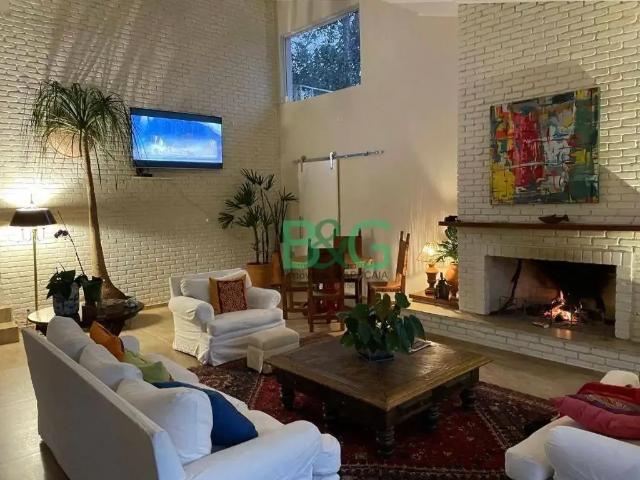 Casa / Sobrado em Condomínio para Locação em Carapicuíba/SP Chácara Granja Velha 5 Quartos